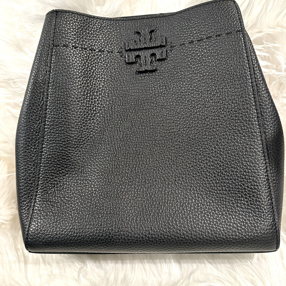 AUTHENTIC TORY BURCH
BLACK LEATHER MCGRAW TAYLOR HANDBAG